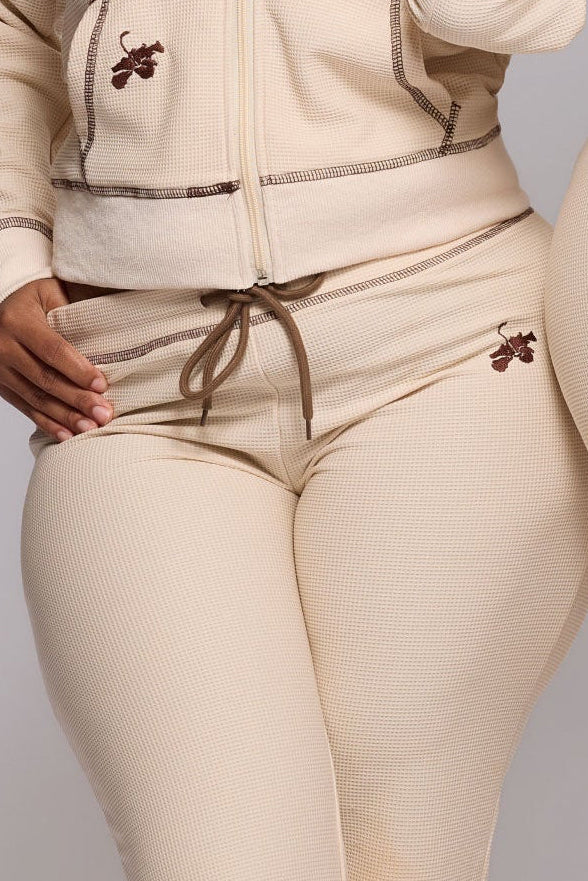 Sand Cream Waffle Bottom